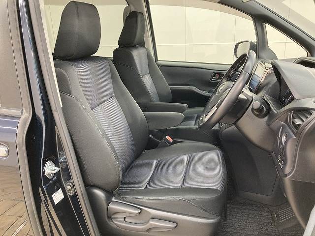 ヴォクシーZS“煌” 内装他