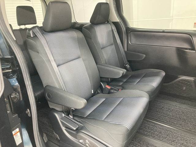 ヴォクシーZS“煌” 内装他