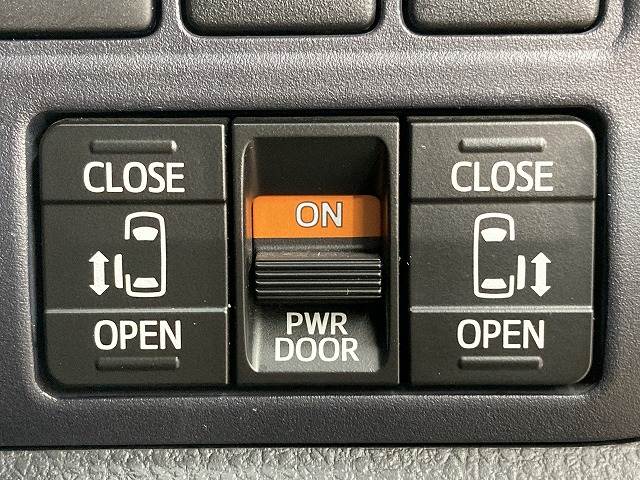 トヨタ&nbsp;ヴォクシーの画像9