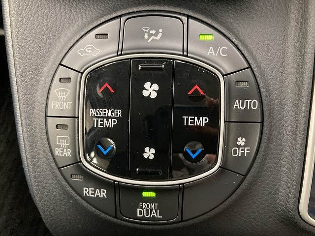 トヨタ&nbsp;ヴォクシーの画像10