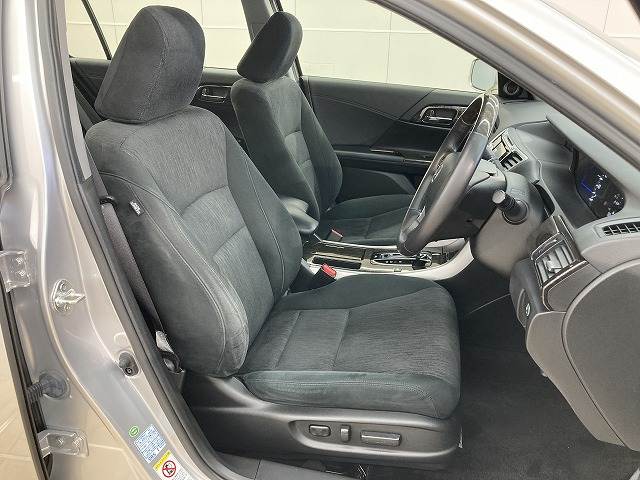 ホンダ アコードハイブリッドの画像5