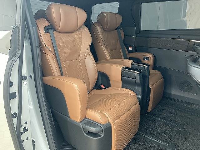 トヨタ&nbsp;ヴェルファイアハイブリッドの画像6