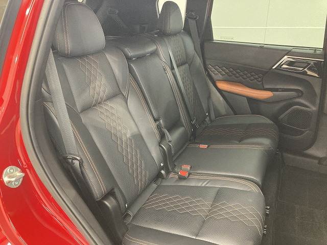 アウトランダーPHEVP 内装他