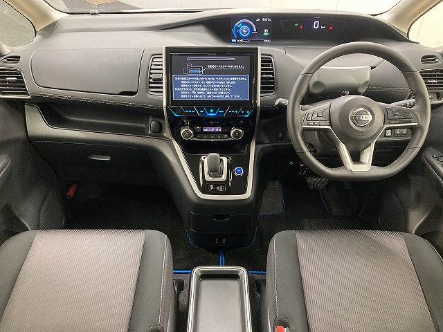 セレナe-POWER ハイウェイスターV 内装他