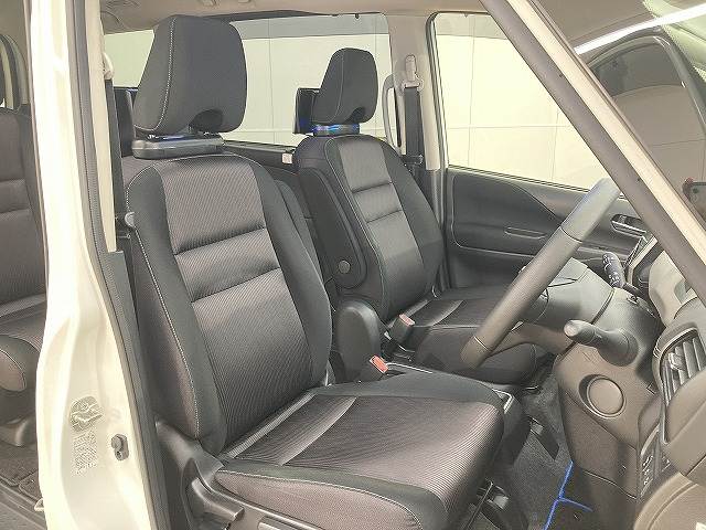 セレナe-POWER ハイウェイスターV 内装他