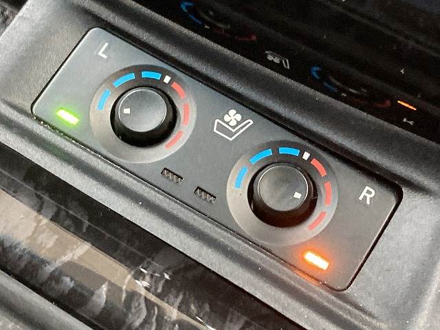 トヨタ アルファードの画像11