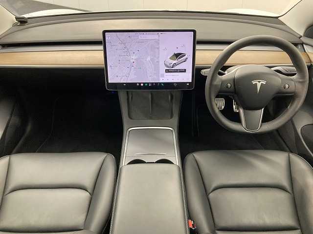 Model 3ロングレンジ 内装他