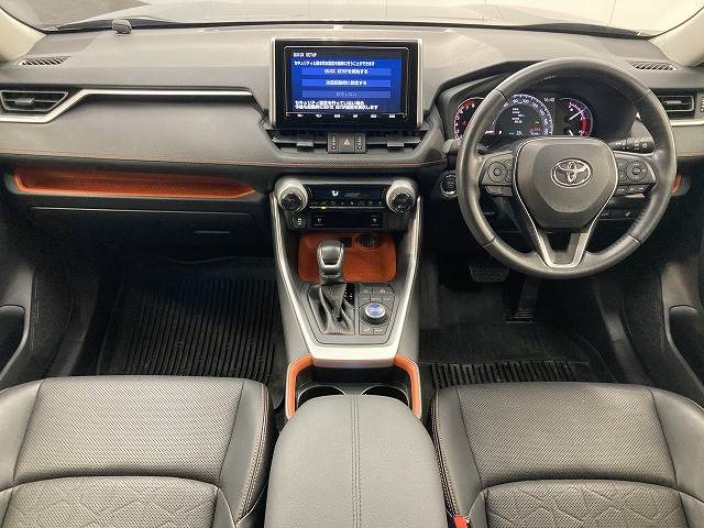 RAV4Adventure 9型ナビ/17インチRAYSホイール/レーダークルーズコントロール/シートヒーター/シートクーラー/ブラインドスポットモニター/電動リアゲート/プッシュスタート/スマートキー/TRDルーフラック 内装他