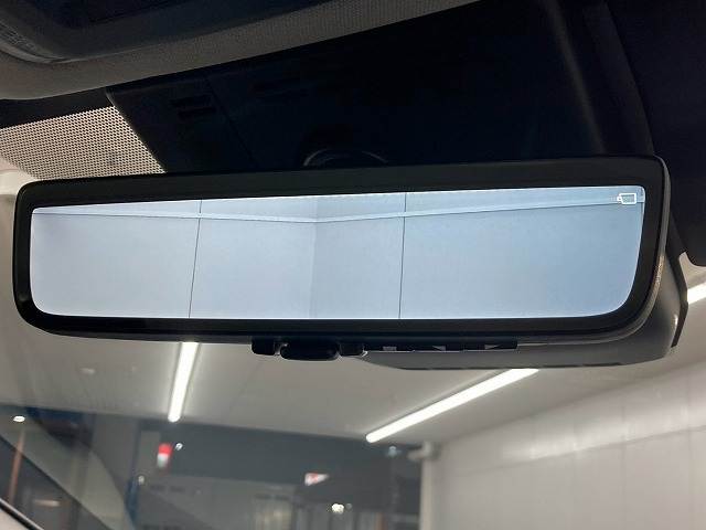 プリウスZ AppleCarPlay/全周囲カメラ/デジタルインナーミラー/アドバンスドパーク/シートヒーター/シートクーラー/AC100V/レーダークルーズコントロール/ブラインドスポット/衝突軽減ブレーキ/ 内装他