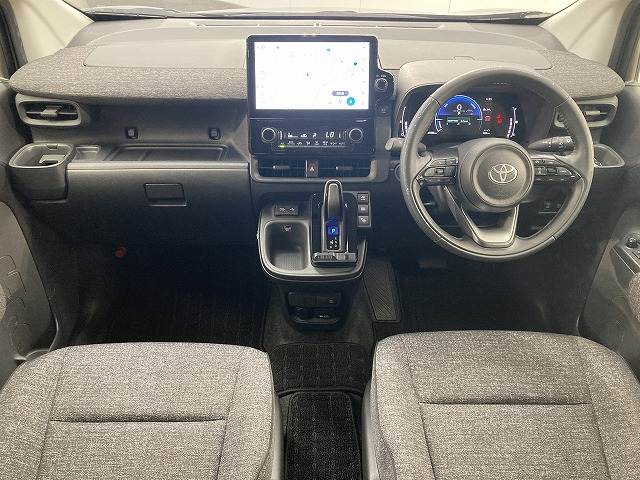 トヨタシエンタハイブリッドハイブリッドZ アドバンストパーク/全周囲カメラ/10.5型ディスプレイオーディオ/AppleCarPlay/オプション15インチアルミ/CDDVDデッキ/両側電動スライドドア/レーダークルーズコントロール/ 内装他