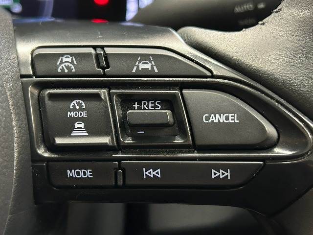 ヤリスクロス□HYBRID Z AppleCarplay/全周囲カメラ/電動リアゲート/ヘッドアップディスプレイ/BSM/シートヒーター/ステアリングヒーター/追従クルコン/リア電動テールゲート/デジタルインナーミラー 内装他
