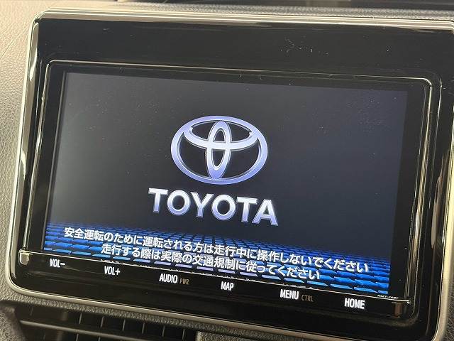 エスクァイアハイブリッドＧｉ　“Ｐｒｅｍｉｕｍ　Ｐａｃｋａｇｅ　Ｂｌａｃｋ－Ｔａｉｌ　純正９型ナビ／１２型フリップダウンモニター／シートヒーター 内装他
