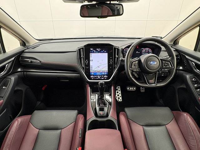 スバルレヴォーグSTIスポーツ EX 11.6型ディスプレイ/AppleCarPlay/レーダークルーズ/衝突軽減ブレーキ/車線逸脱警報/バック・サイド・フロントカメラ/ツーリングアシスト/レーンアシスト/アダプティブハイビーム 内装他