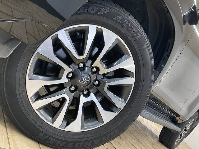 トヨタ ランドクルーザープラドの画像19