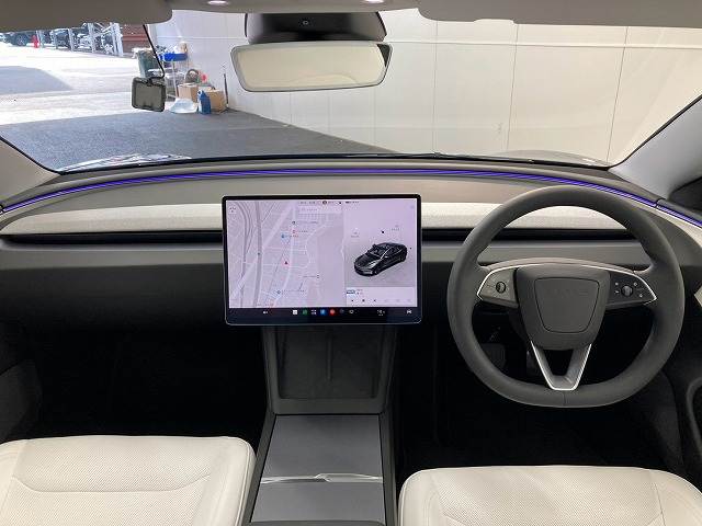 テスラModel 3RWD 内装他