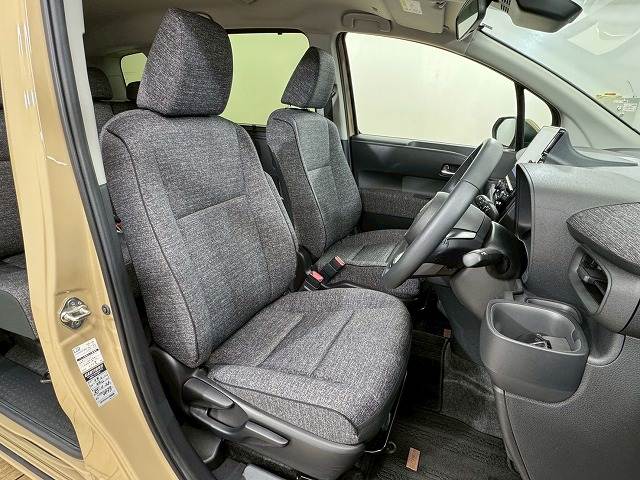 シエンタハイブリッドZ 内装他