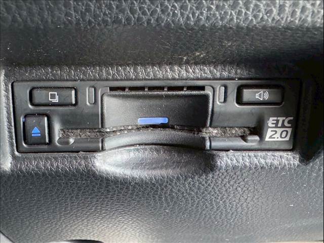 トヨタ ヴォクシーハイブリッドの画像12