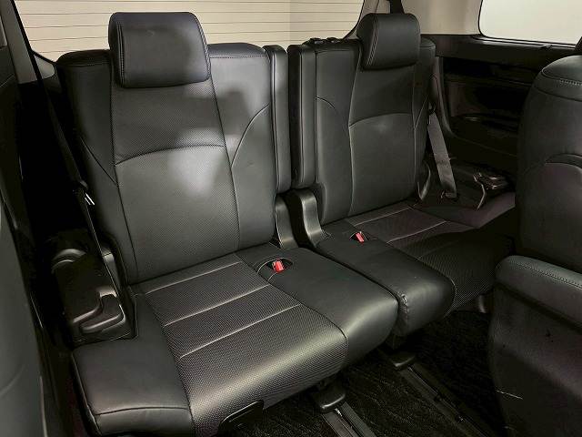 トヨタ ヴェルファイアの画像7