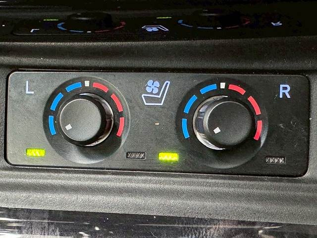 トヨタ ヴェルファイアの画像12