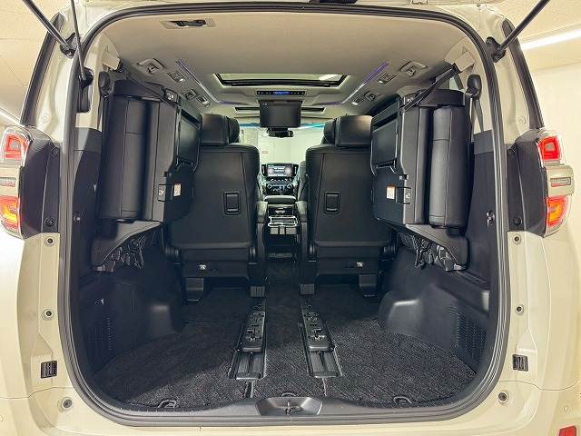 トヨタ ヴェルファイアの画像13