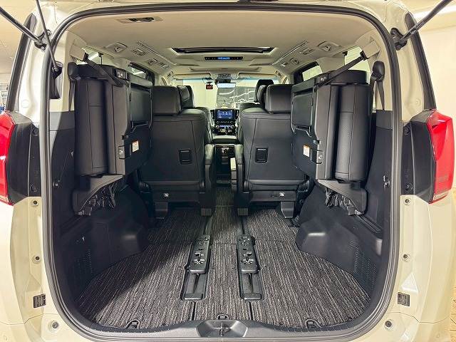 トヨタ アルファードの画像13