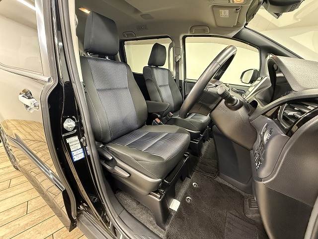 ヴォクシーZS 煌2 7人 内装他