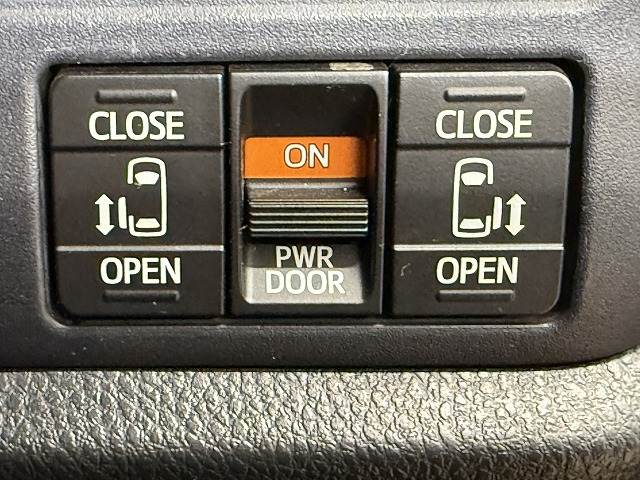 トヨタ ヴォクシーの画像8