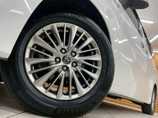 トヨタ アルファードハイブリッドの画像11