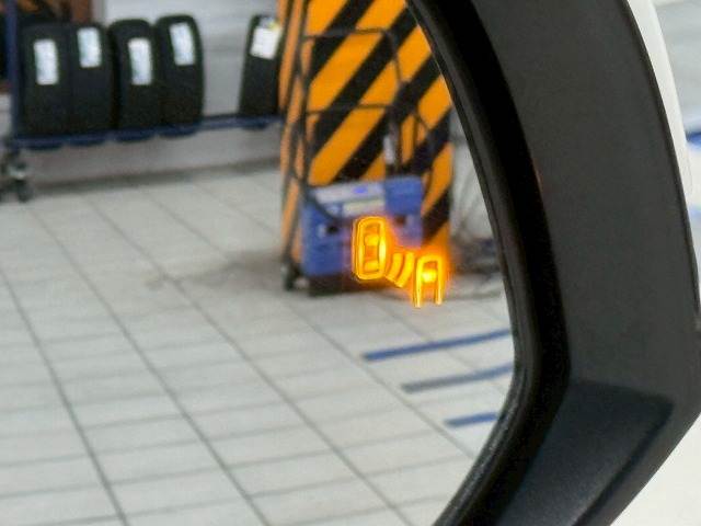 トヨタ アルファードハイブリッドの画像16