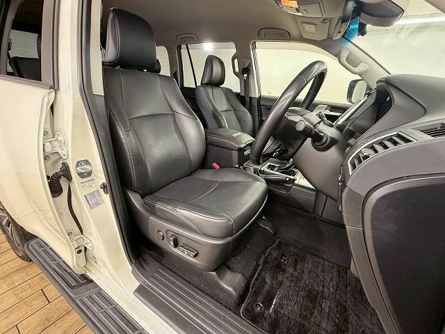 ランドクルーザープラドTX“Lパッケージ” 内装他