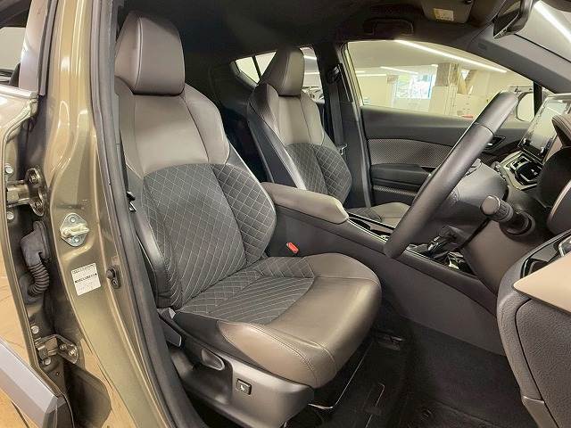 C-HRハイブリッド G 内装他