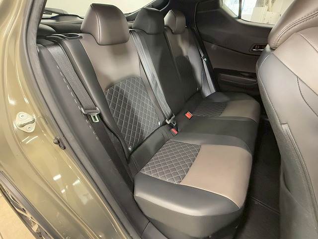 C-HRハイブリッド G 内装他