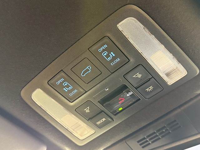 トヨタ ヴォクシーハイブリッドの画像8