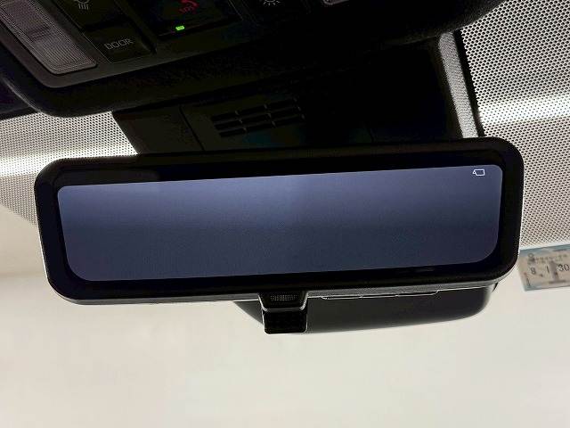 トヨタ ヴォクシーハイブリッドの画像12