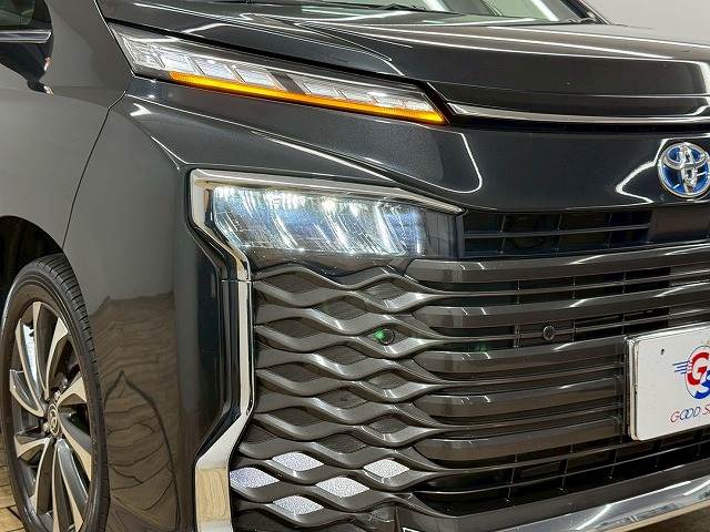 トヨタ ヴォクシーハイブリッドの画像19