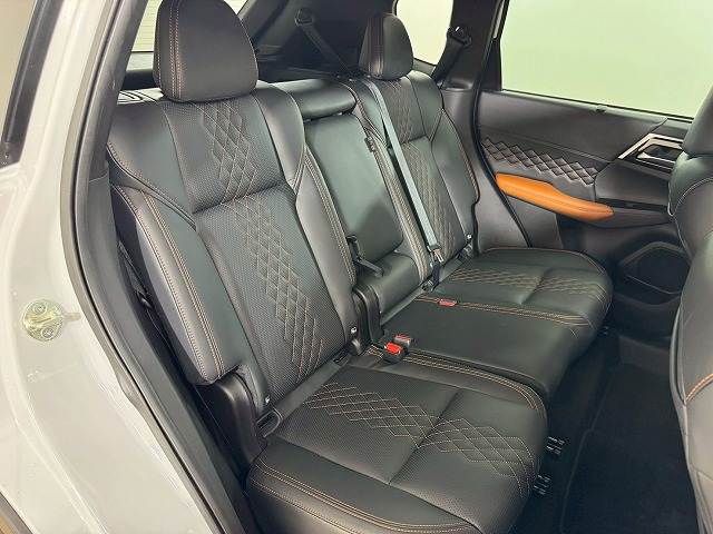 アウトランダーPHEVP 内装他