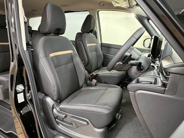 セレナハイウェイスターV 内装他