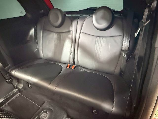 ABARTH 695トリブートフェラーリ 内装他