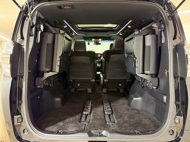 トヨタ ヴェルファイアの画像13