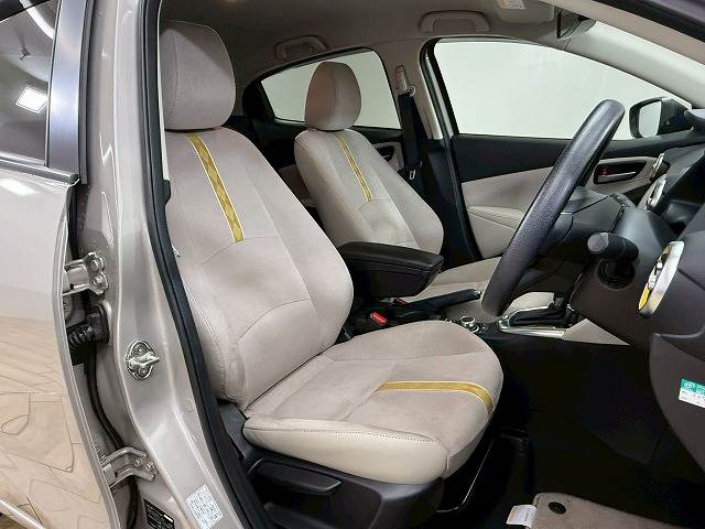 MAZDA215S Sunlit Citrus 内装他