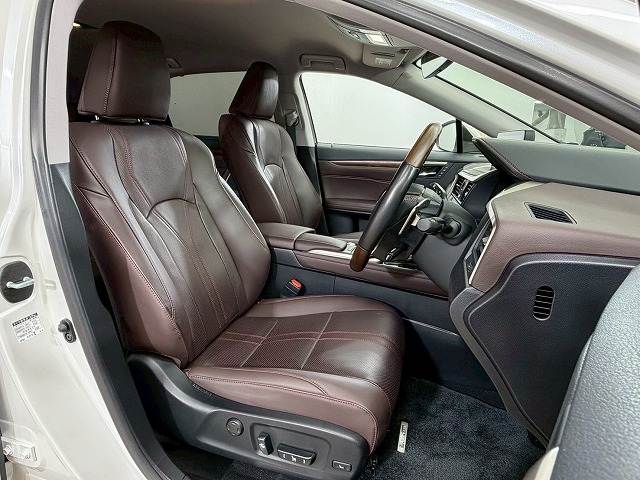 RXRX450h “version L” 内装他