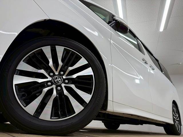 トヨタ ヴェルファイアの画像20