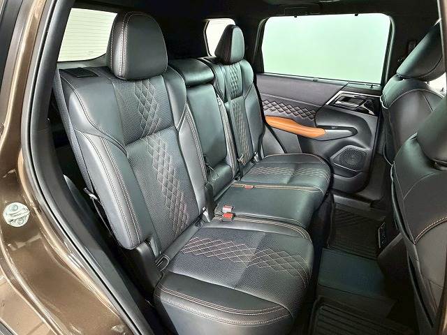 アウトランダーPHEVP 内装他