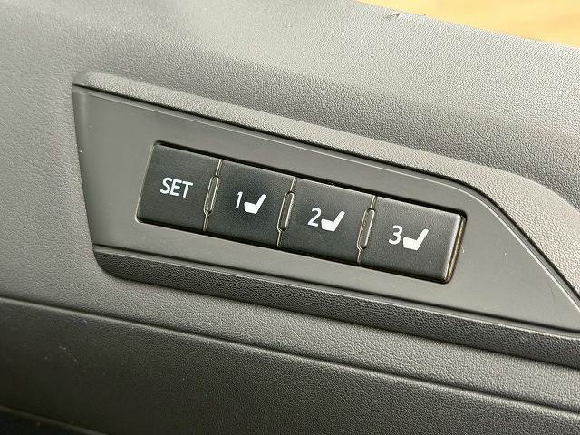 トヨタ ヴェルファイアの画像12