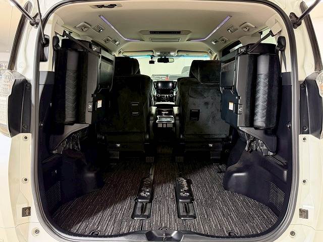 トヨタ ヴェルファイアの画像13