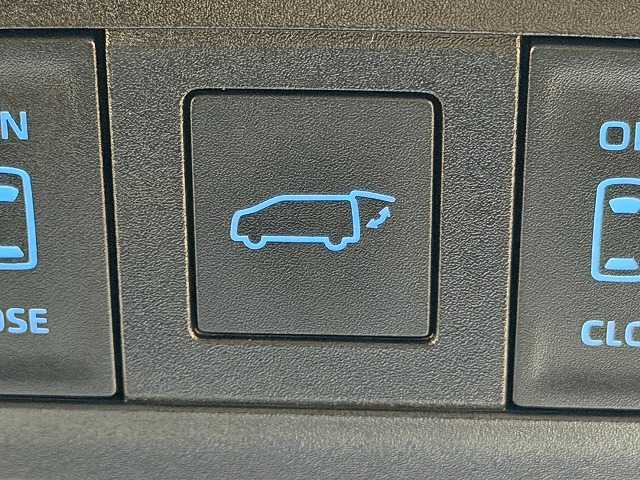 トヨタ ヴォクシーの画像12