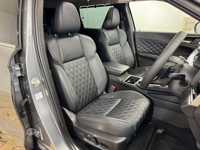 アウトランダーPHEVP 内装他