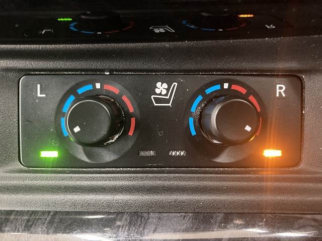 トヨタ アルファードの画像10