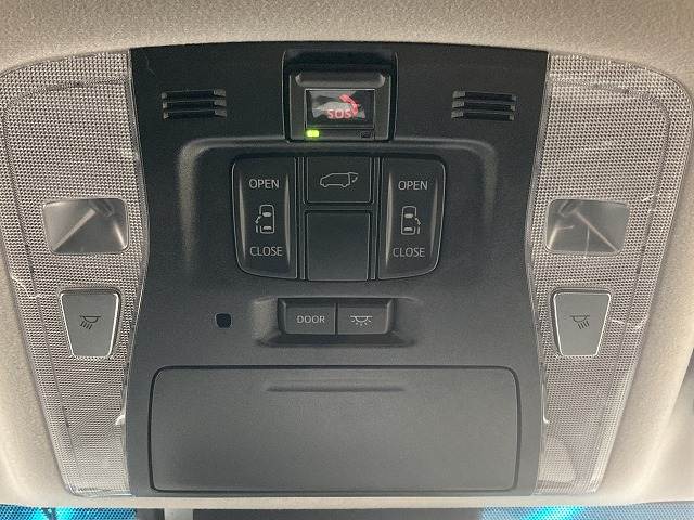 トヨタ アルファードの画像11