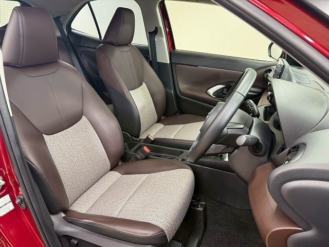 ヤリスクロスHYBRID Z 内装他